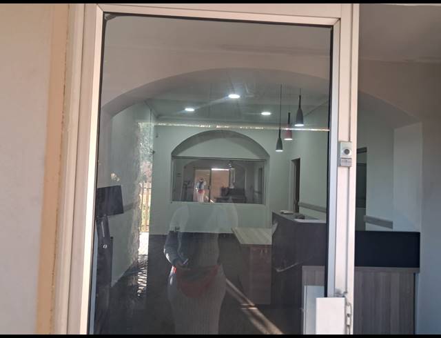 250M² OFFICE TO LET IN THREE RIVERS PROPER